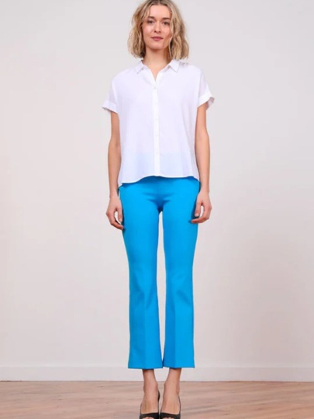 Avenue Montaigne Leo Electric Blue Cropped Flare Pants Size 6